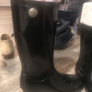 UGG rainboots
